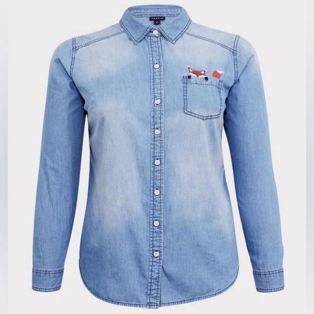 Torrid Medium Wash Denim Fox Button Front Classic Fit Taylor Shirt - size 1 - Image 12