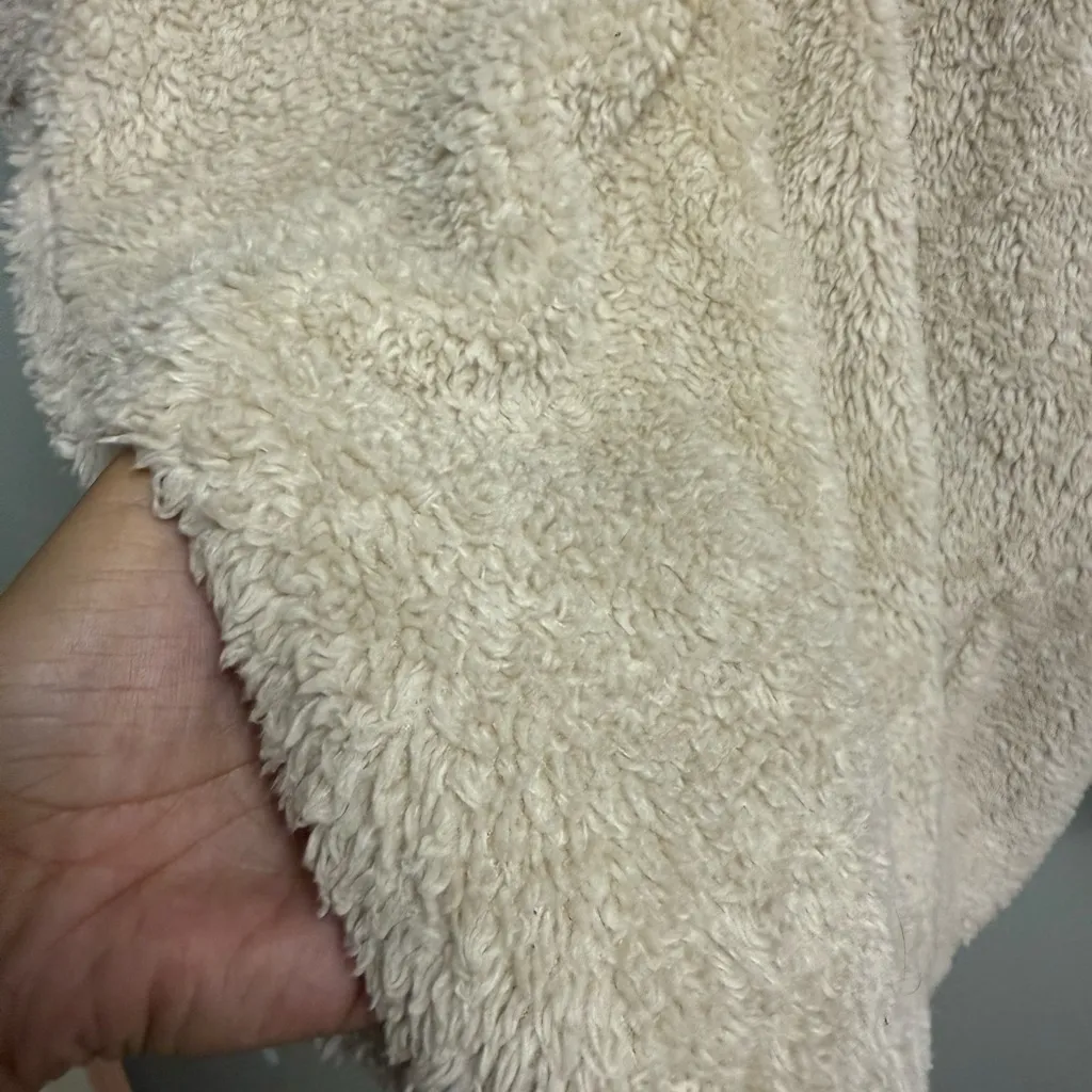 Express Cream Fleece Quarter-Zip Sweatshirt - Image 5