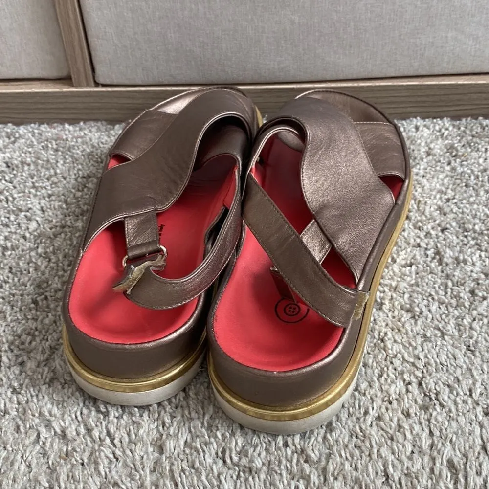 Pas De Rouge metallic bronze sandals Gold Size 6.5 - Image 8