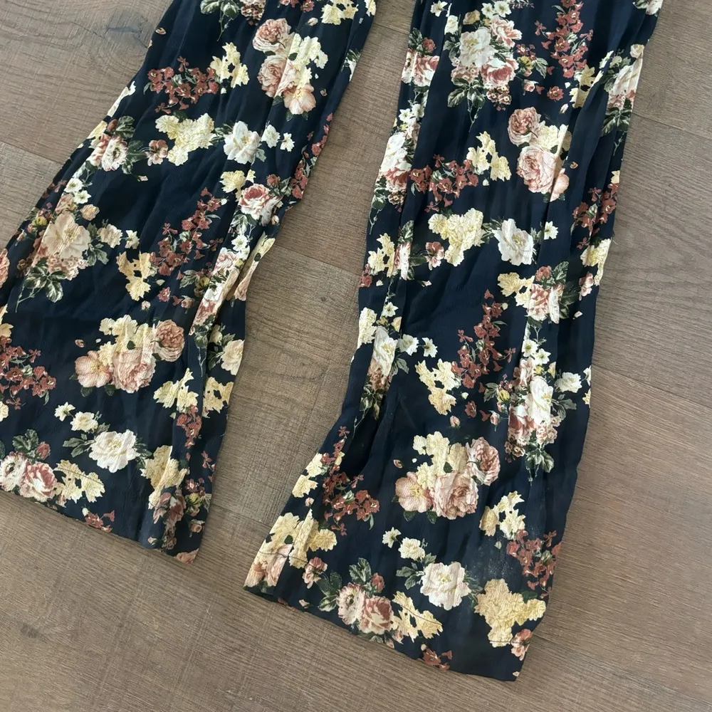 zara woman floral ruffle spaghetti strap jumpsuit - Image 4