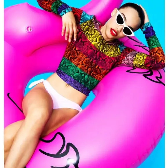 Alice & Olivia Delaina Rainbow Snake Stripe Cropped Blouse Size S - Image 2