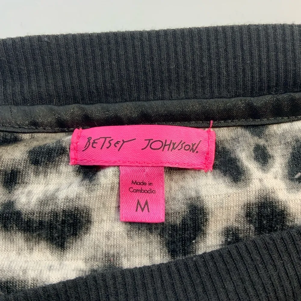 Betsy Johnson Animal Cheetah Print Pullover Thermal Shirt Size Medium - Image 5