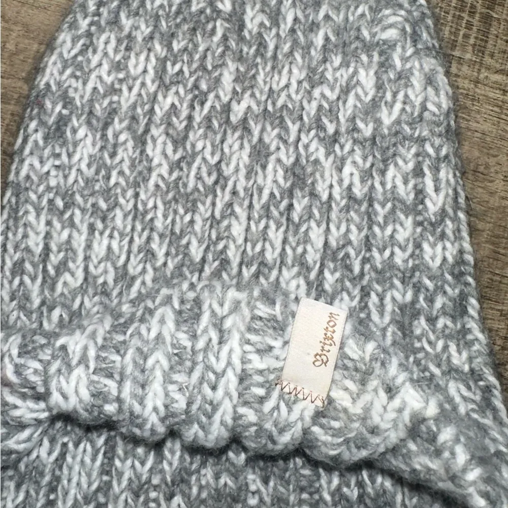 Brixton Beanie gray and white women’s preowned great shape - Image 3