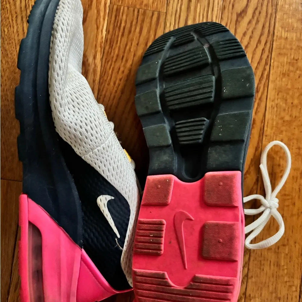 Women’s AirMax Motion 2 Sneakers White Blue Pink - Image 4