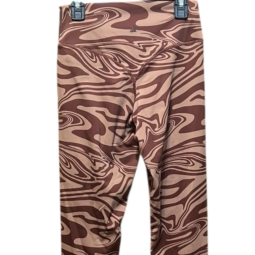 Balance Athletica Vitality Storm Pant Leggings in Desert Size Medium - Image 6