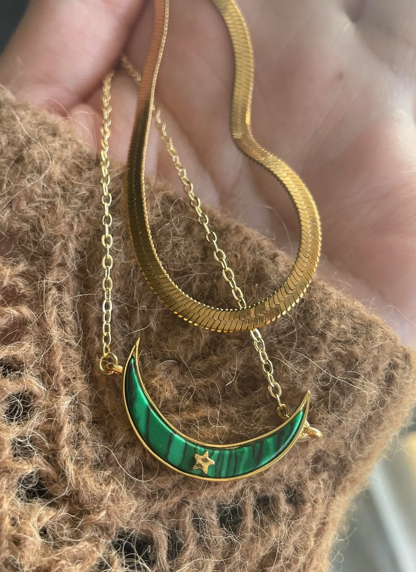 malachite Stone Pendant In Moon Shape Gold - Image 4