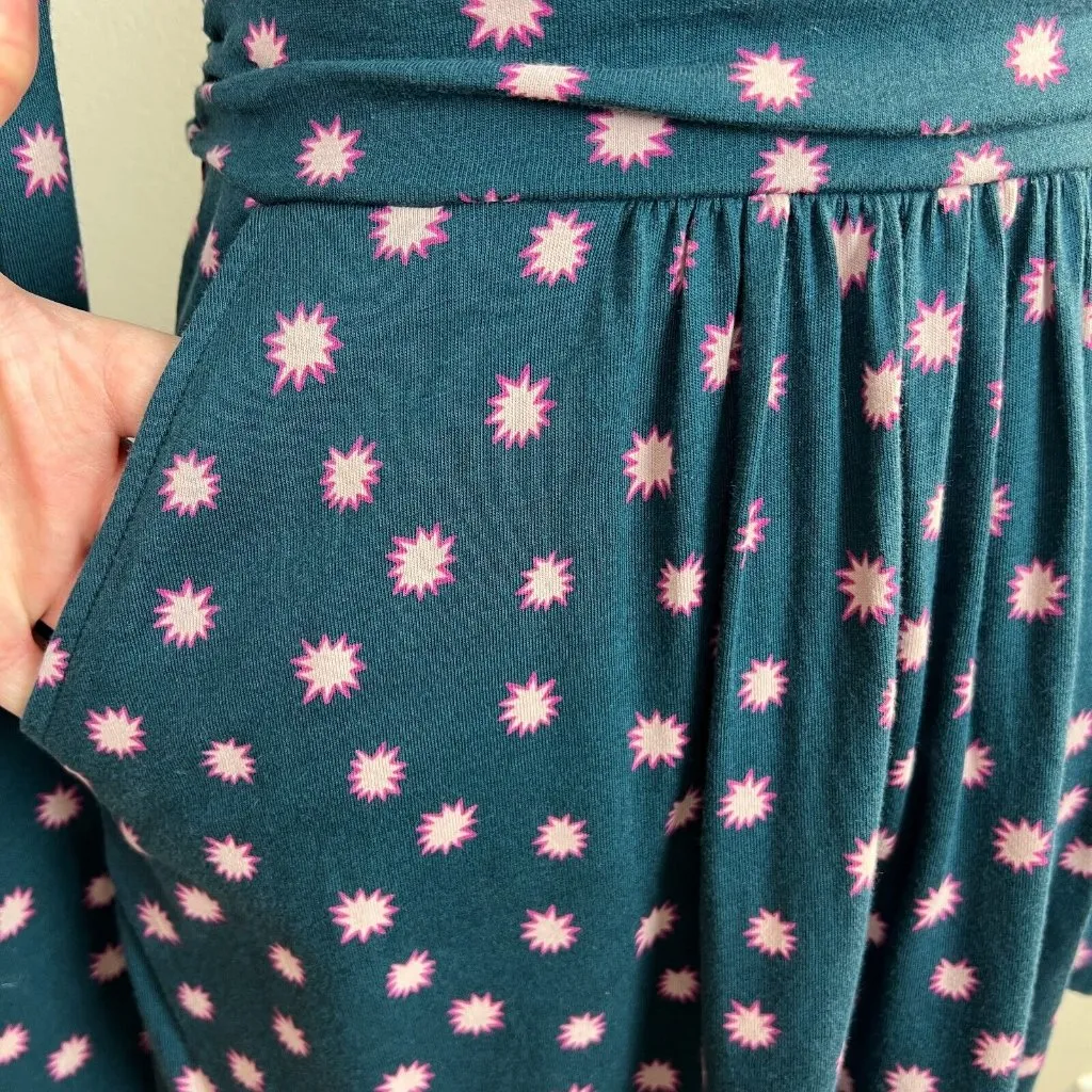 Boden Dress 4 Long Mabel Jersey Star Burst Teal Pink Long Sleeve Ruched Waist 4L Blue - Image 4