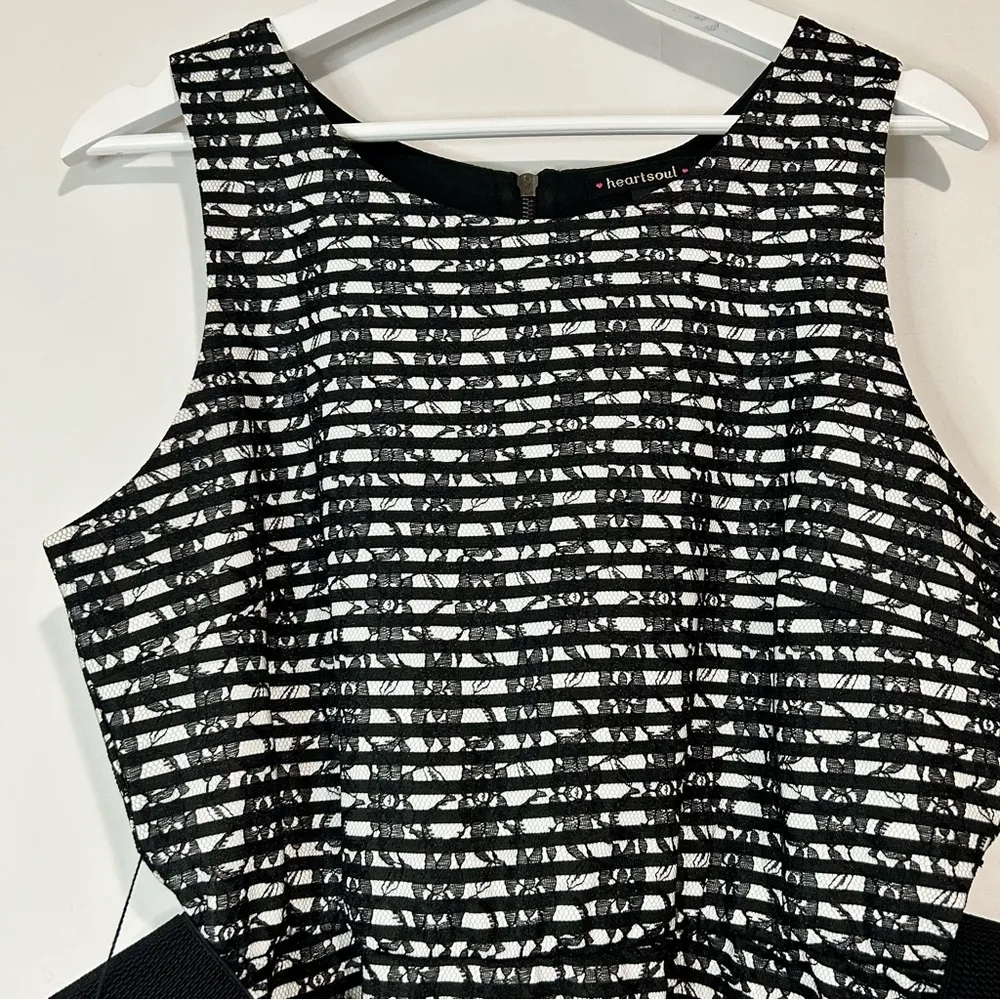 Heartsoul Women’s Sleeveless Round Neck Lace Fit & Flare Mini Dress Black XL EUC - Image 2