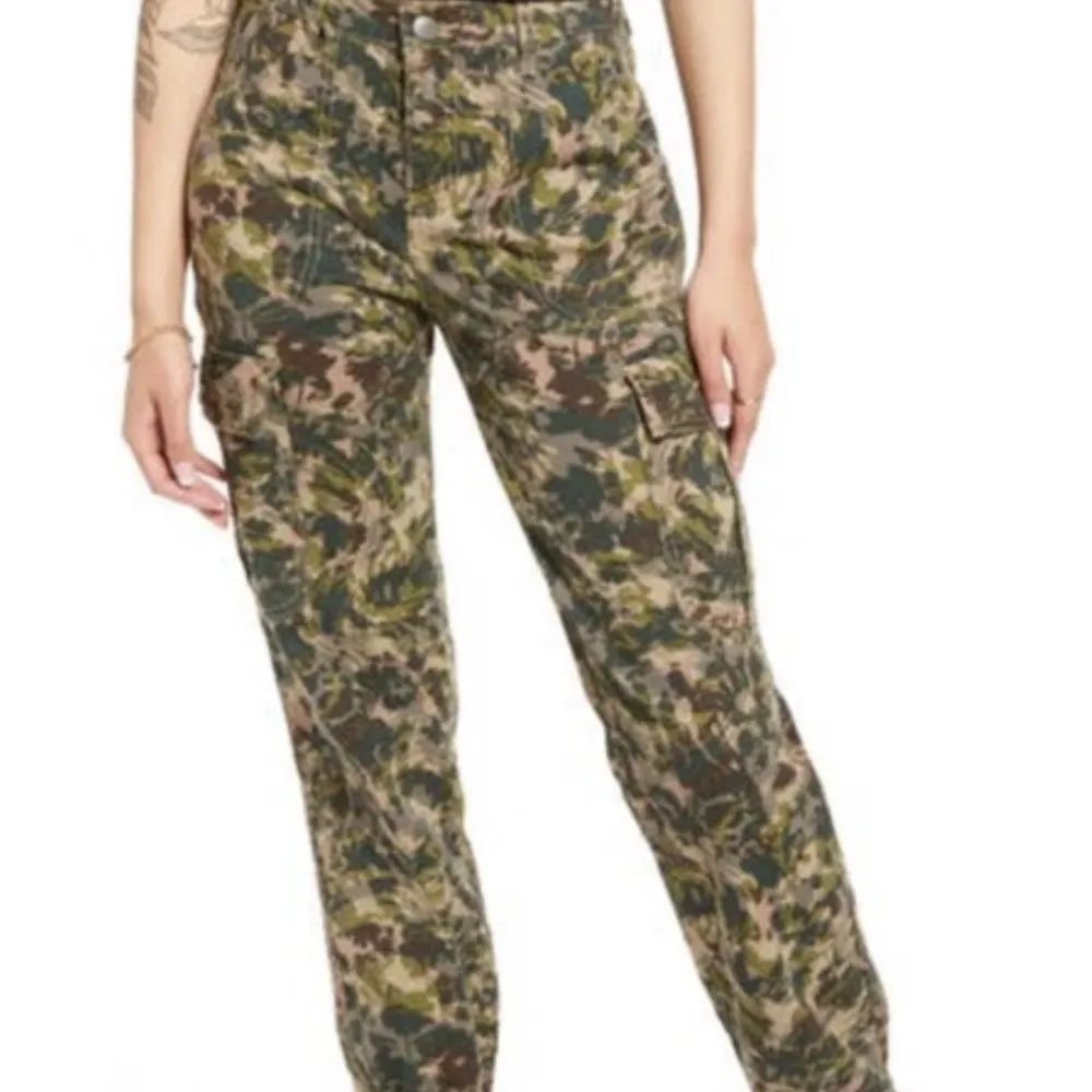 BP Camo Utility Cargo Pants size 25 - Image 2