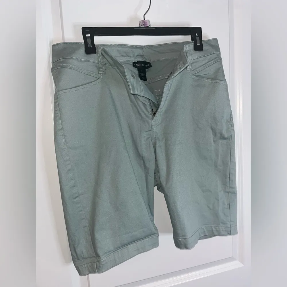 Lane Bryant Sage Green Casual High Rise Flex WaistBand Capri Shorts Pockets 16 - Image 8