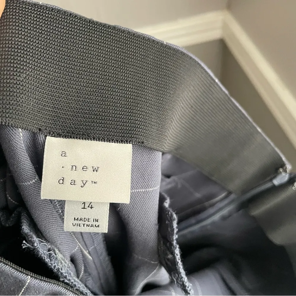 A New Day Gray Plaid Pants Size 14 - Image 7