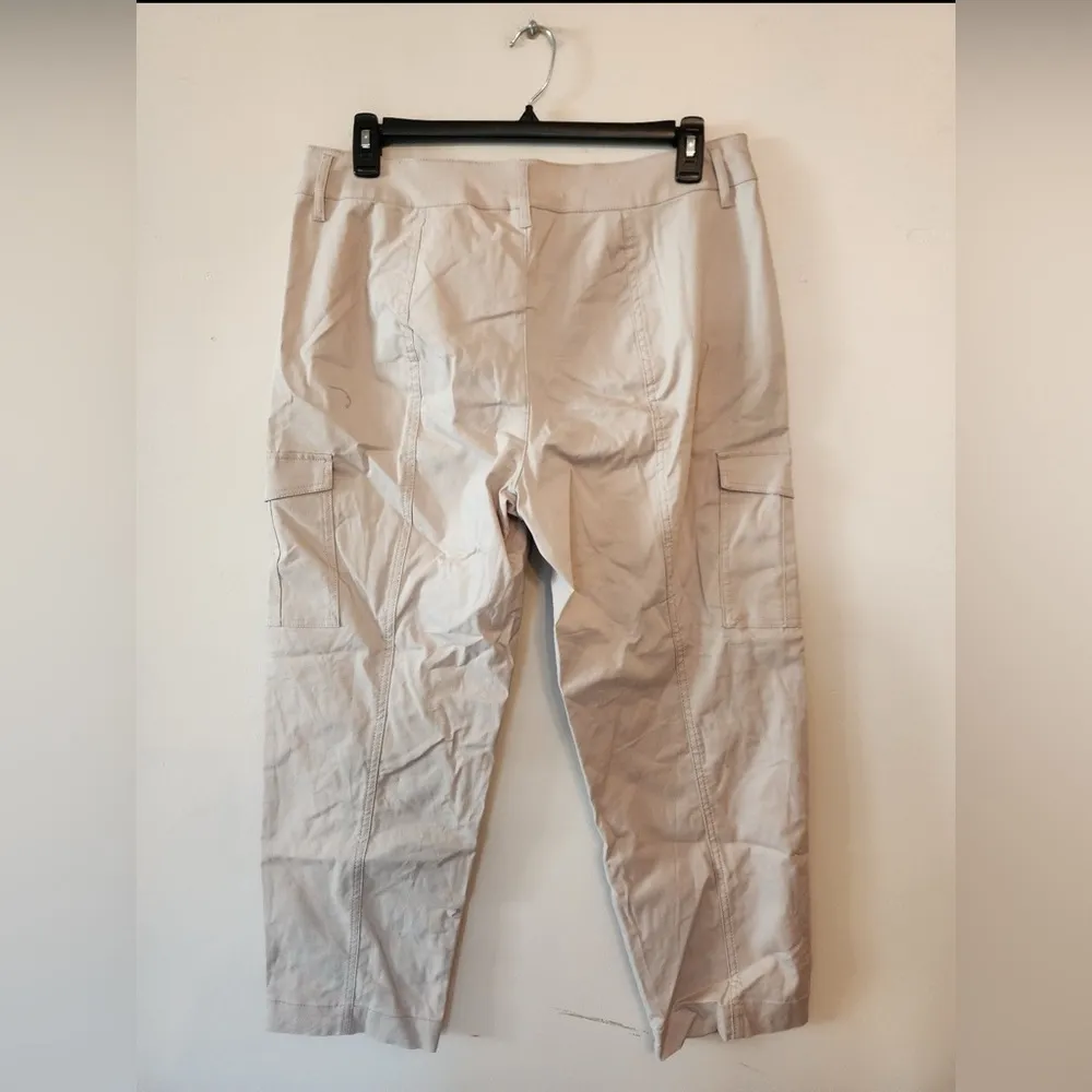 A New Day Khaki Tapered leg ankle length cargo pants size 14 - Image 3