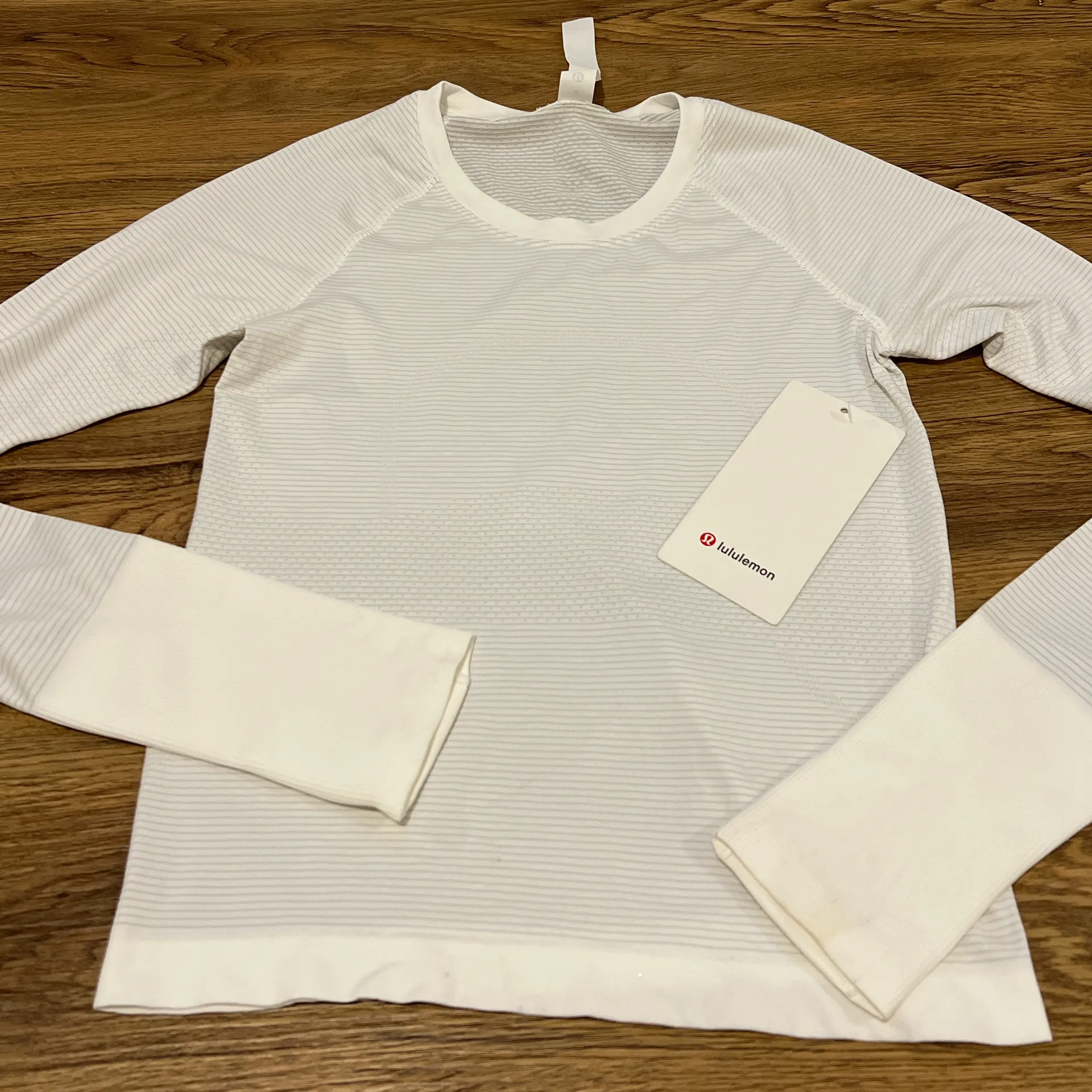 Lululon Swiftly Tech Long Sleeve 2.0 *Race  - Image 3