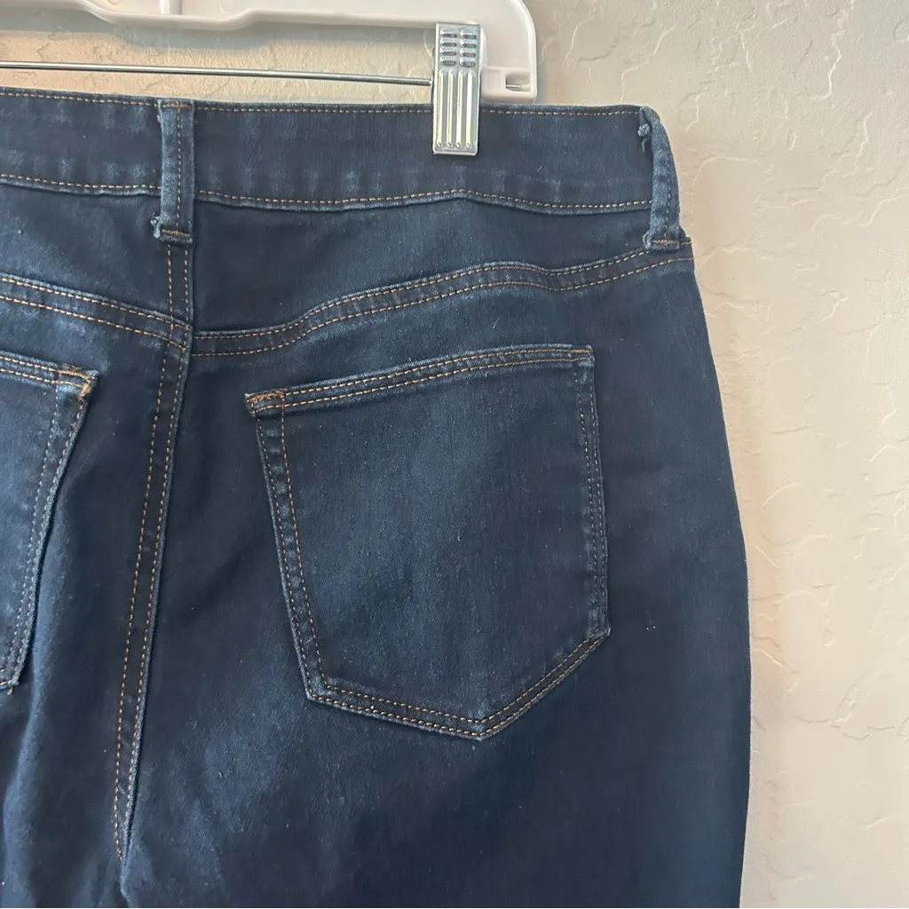 Style & Co ⭐️ dark wash curvy boot leg jeans size 6 short - Image 6