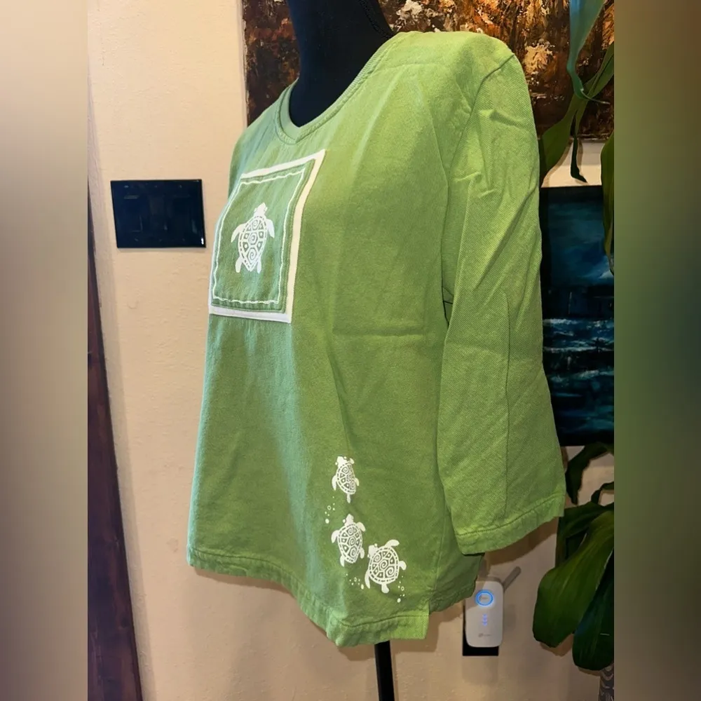 EUC SOLA VIVE GREEN SEA TURTLE SWEATSHIRT LONG SLEEVE SZ S/M - Image 5