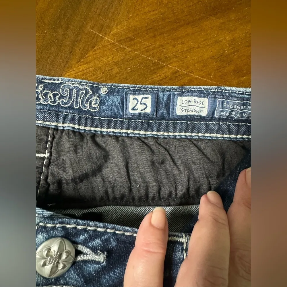 Miss Me Signature Straight Stretch Cuffed Jean Low Rise Size 25 Bling Pockets - Image 9