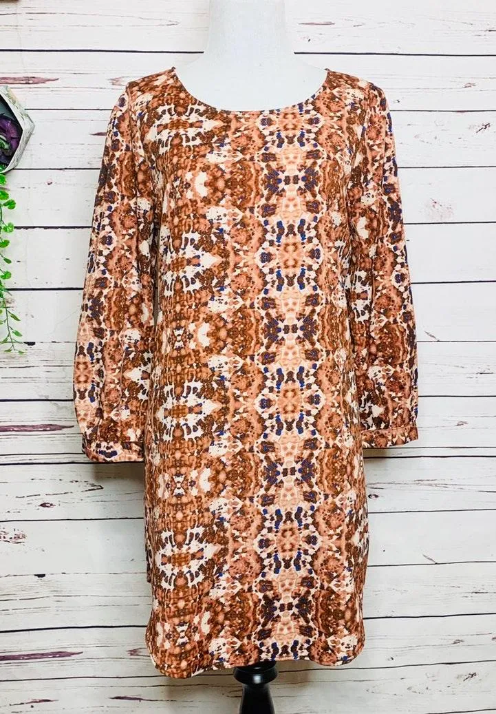 Long Sleeve Shift Dress Size Medium - Image 3