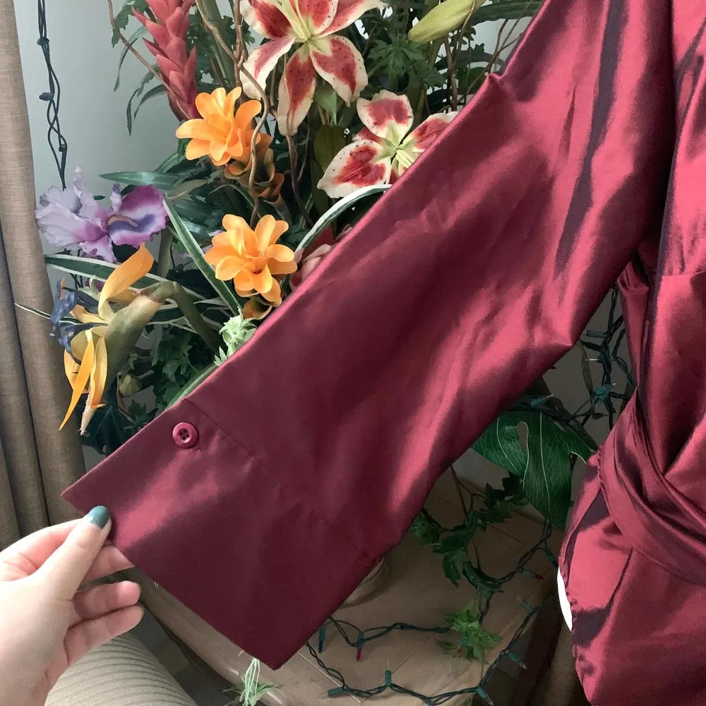 Vintage Coldwater Creek Taffeta Tie Front Shirt in Red - Image 4