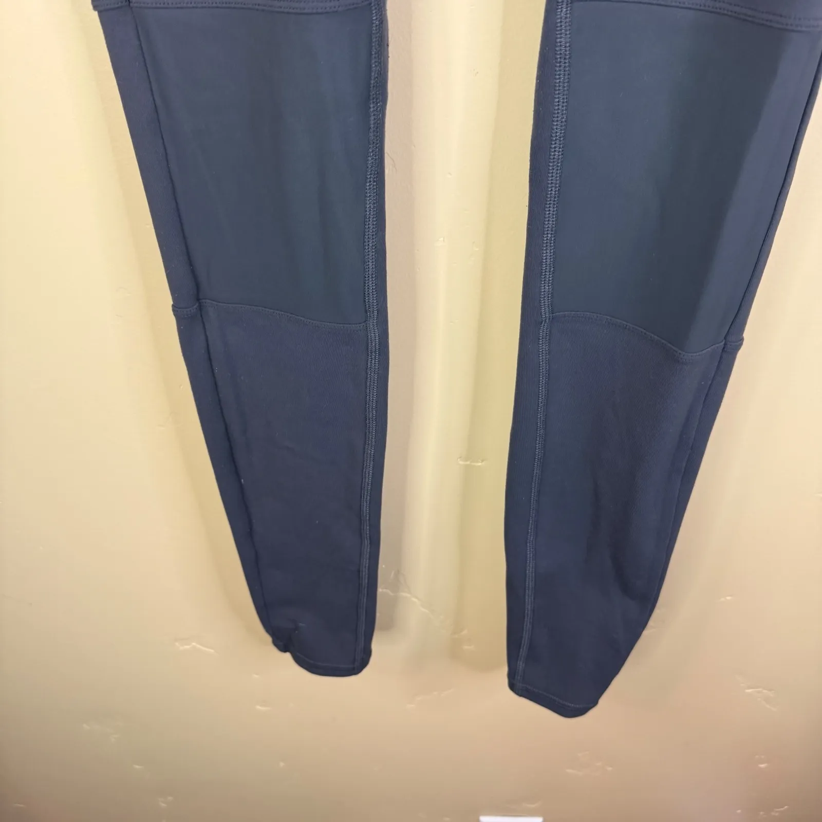 Alo Yoga High Waist Cargo Leggings Dark Gray Womens Size S Outdoor Active Hiking - Image 6