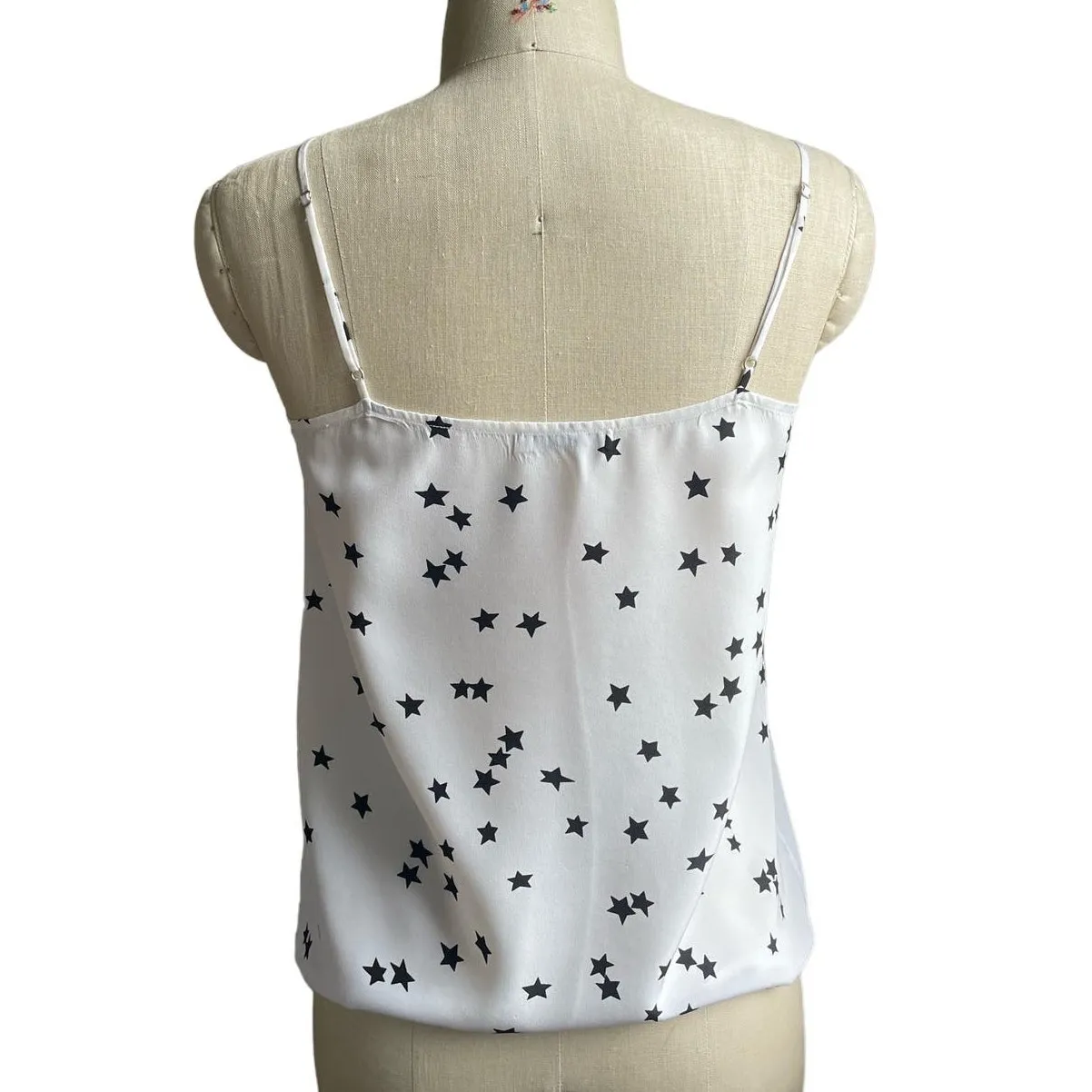 Equipment Femme Layla Cami Tank Top 100% Silk Adjustable Straps Stars Small - Image 3