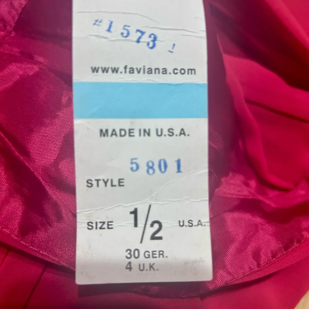 Gorgeous long Elegant Red Evening Gown Faviana womens size 1/2 - Image 8