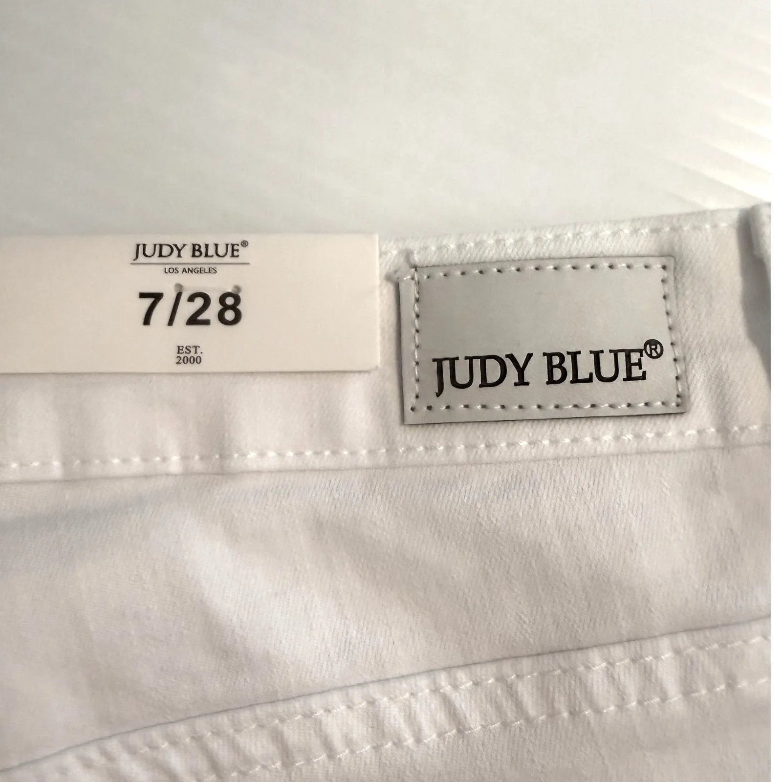 NWT Judy Blue White Skinny Fit Mid Rise Distressed Jeans Size 7 28 - Image 4