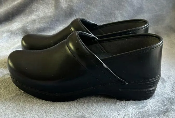 XP Clogs Womens Size 39 Black Slip On Leather Shoes - Image 7