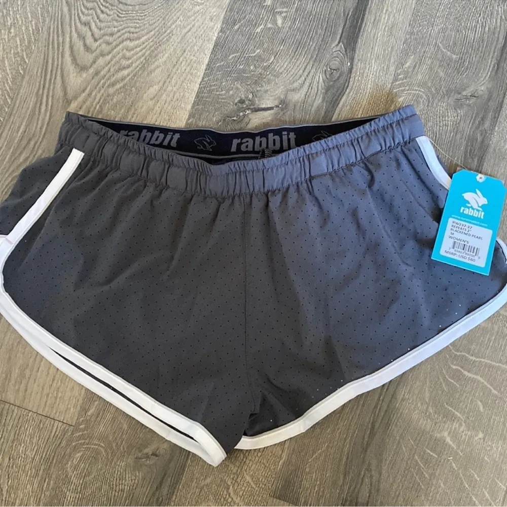 NWT Rabbit Repeats 4" Short Blackened Pearl Size Medium Gray - Image 3