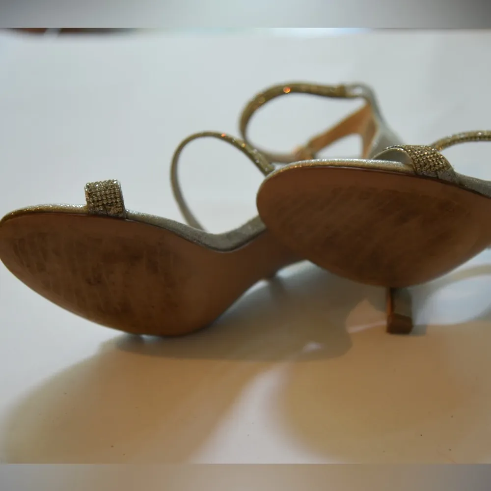 Preloved Michael by Michael Shannon Sylvia Silver Strappy Heels Size 7.5 - Image 12