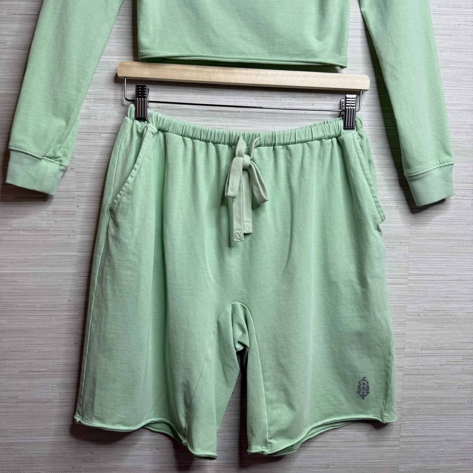 Free People set shorts and crop top co-ord matching set yoga activewear Small - Image 4