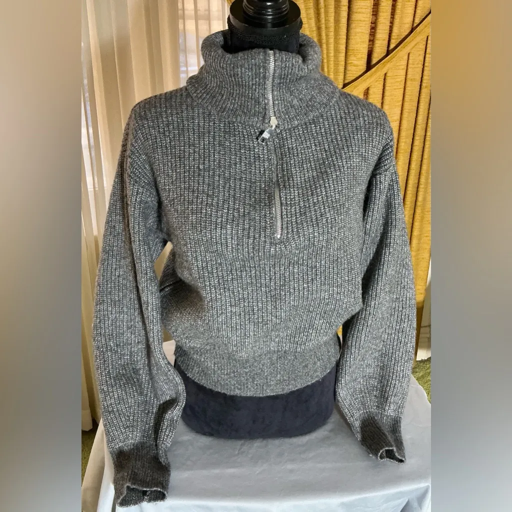 Modern STEVE MADDEN sweater 💖 - Image 3