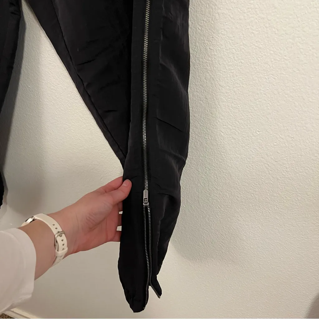 Athleta Pursuit Mid Rise Zip Jogger NWT - Image 9