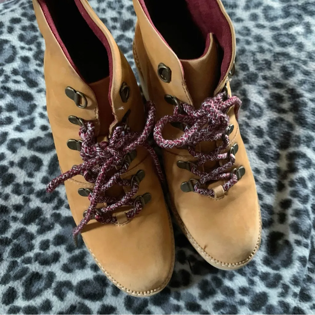 TOMS Women's Melrose Water-Resistant Lace-Up Wedge Hiker 7 - Image 4