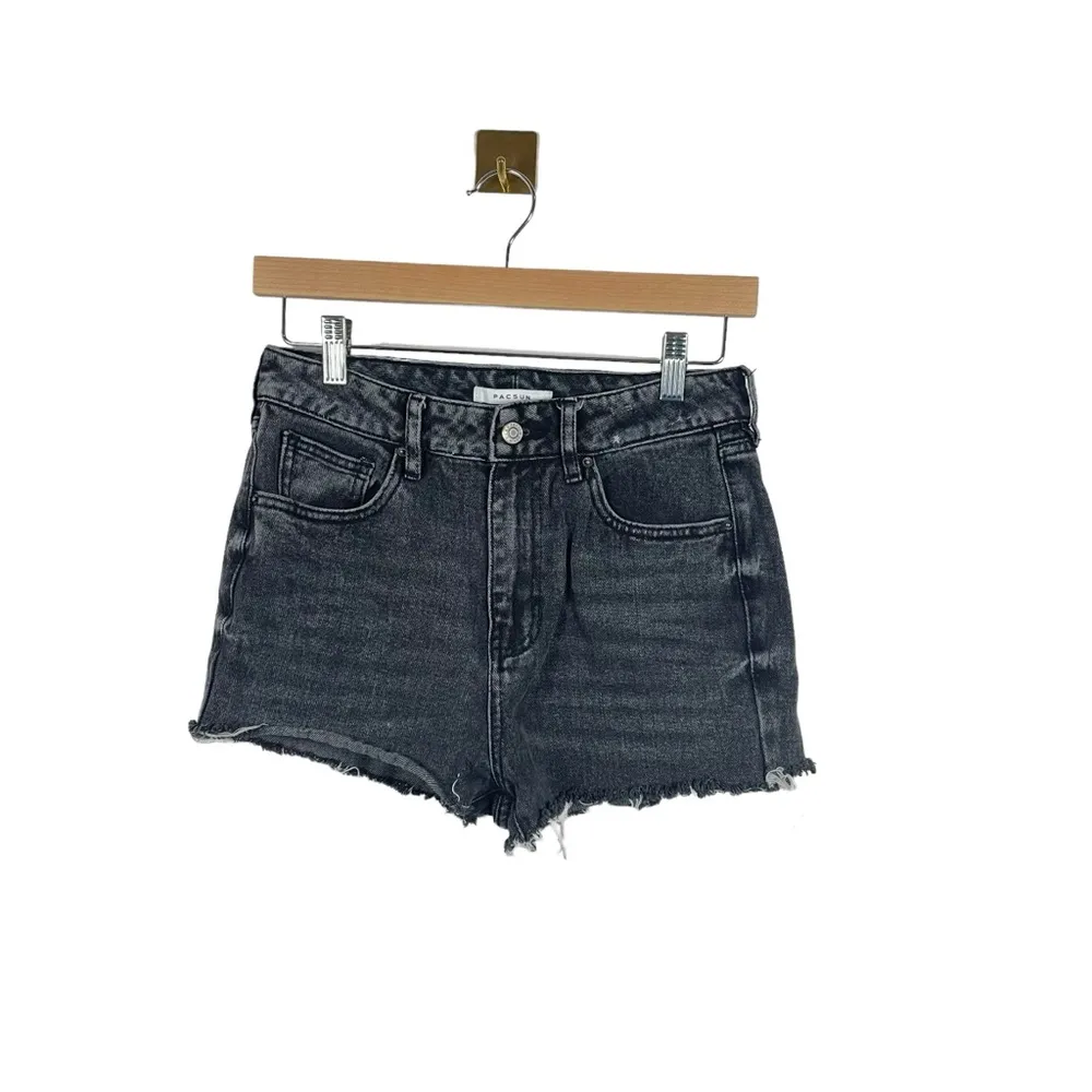 PacSun Women’s High Rise Mom Denim Shorts in Black Size 26 - Image 5