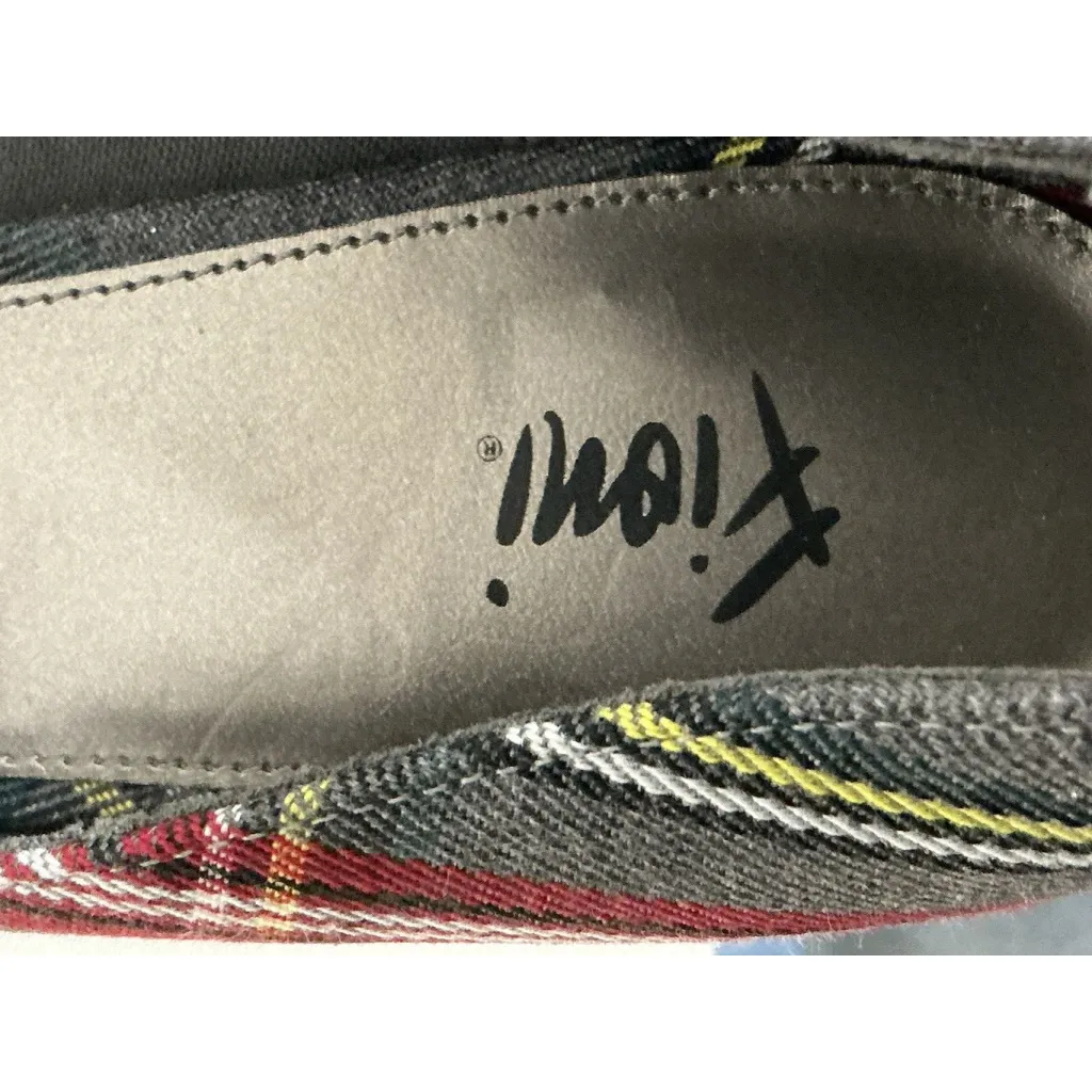 Womans Fiomi Gray Red Plaid Fabric Platform Heel Shoe 9.5 NWOT - Image 6