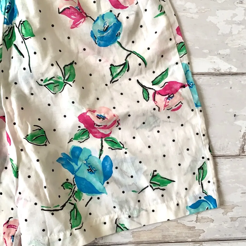 Vintage 80s Women’s Medium Shorts White Floral Size M - Image 3