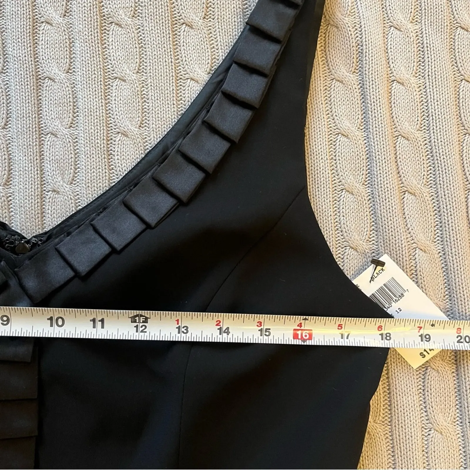 Chetta B Women's Black V-neck Sheath Dress Sz 12 - Image 9