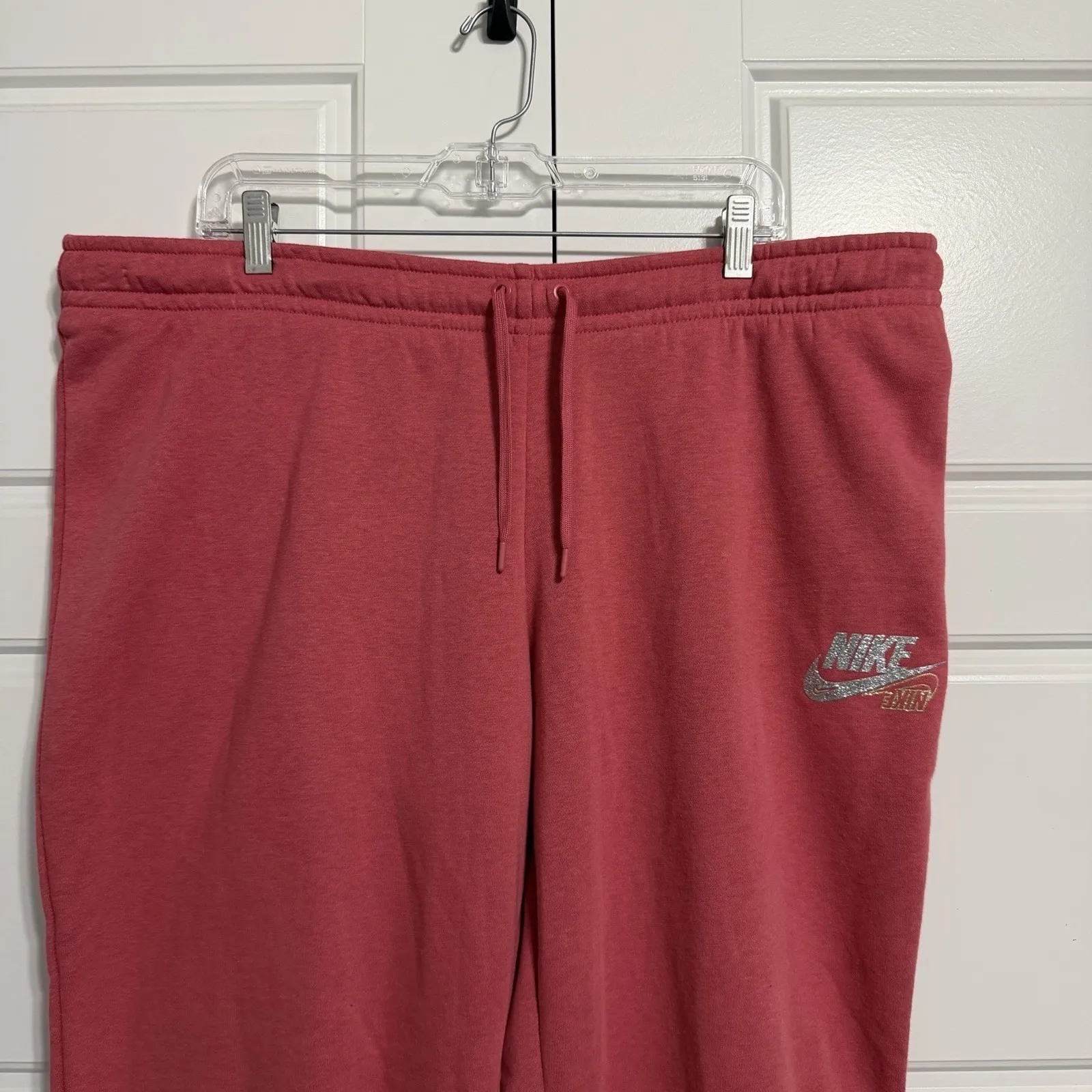 Nike Women's Red Glitter Swoosh Jogger Sweatpants Size XXL 2XL Very Soft - Image 2