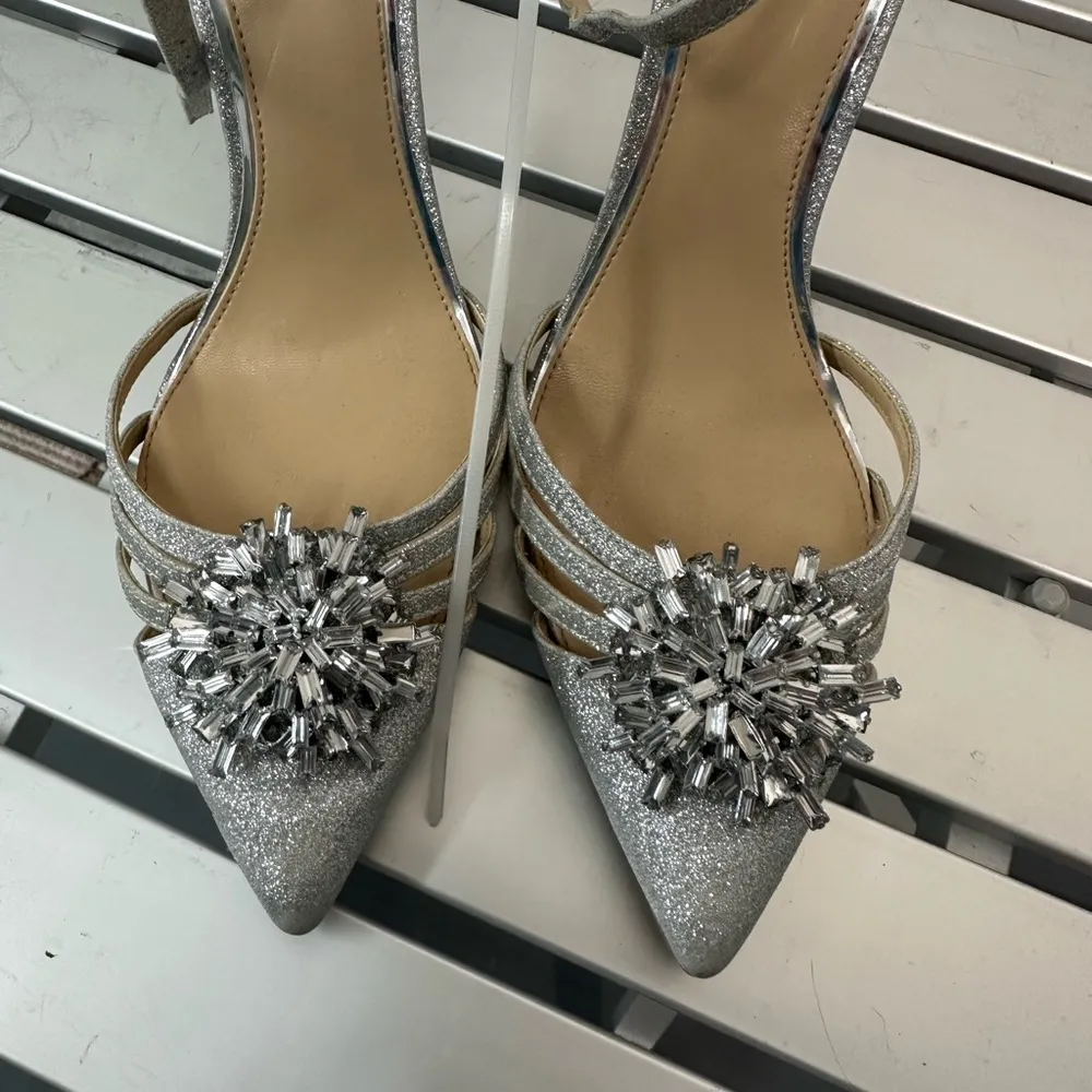 Badgley Mischka Silver Violette Crystal Pointed Stiletto High Heels SZ 1… - Image 6