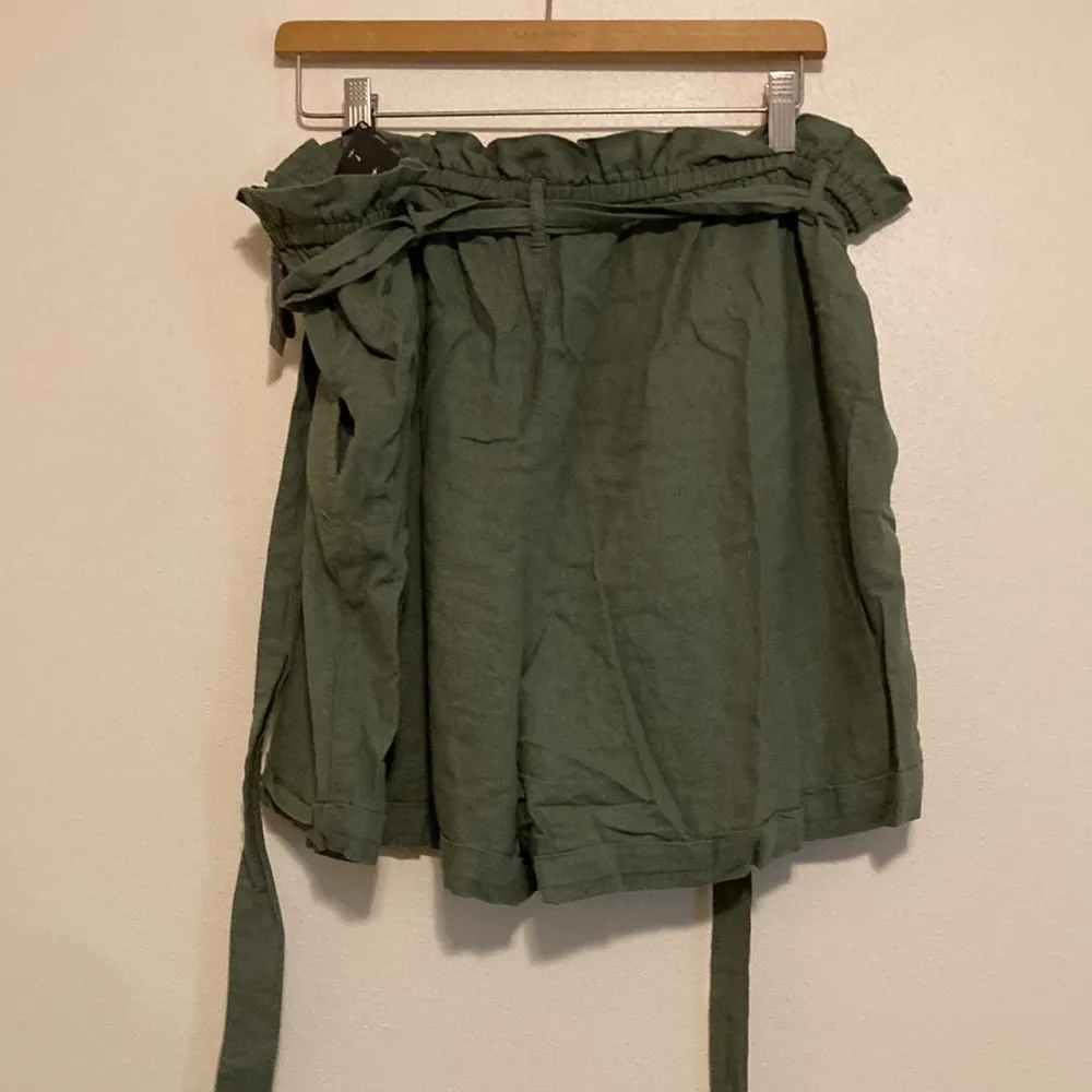 Womens Plus Size 20W Maurices Linen Paperbag 5 inch Olive Shorts NWT - Image 6