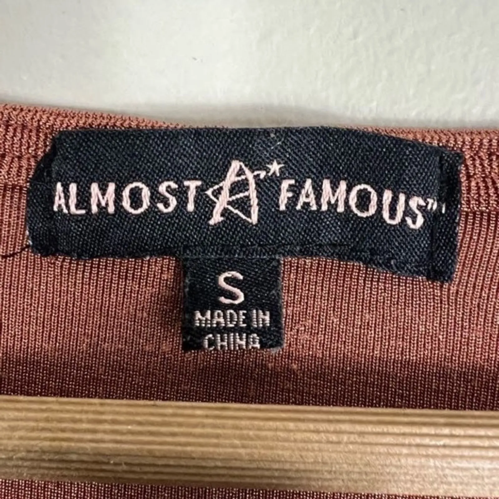 Almost Famous Crop Top Womens S Rust Brown Jersey Knit Ruched Fall Earthy Indie - Image 4