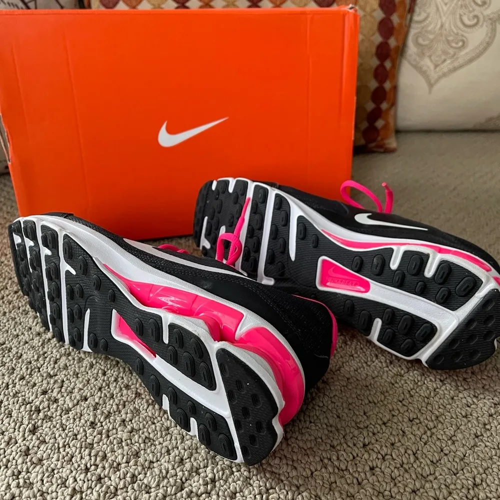 Women's Reax 9 Running Shoes 653612-001 Black/Pink - Image 4