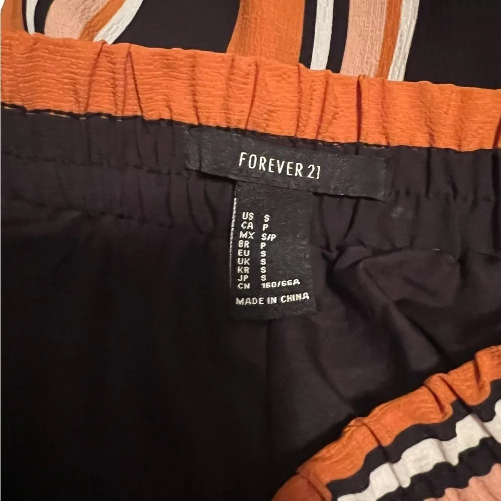 Forever 21 Striped Pull On Pants Women's Size Small - Image 3