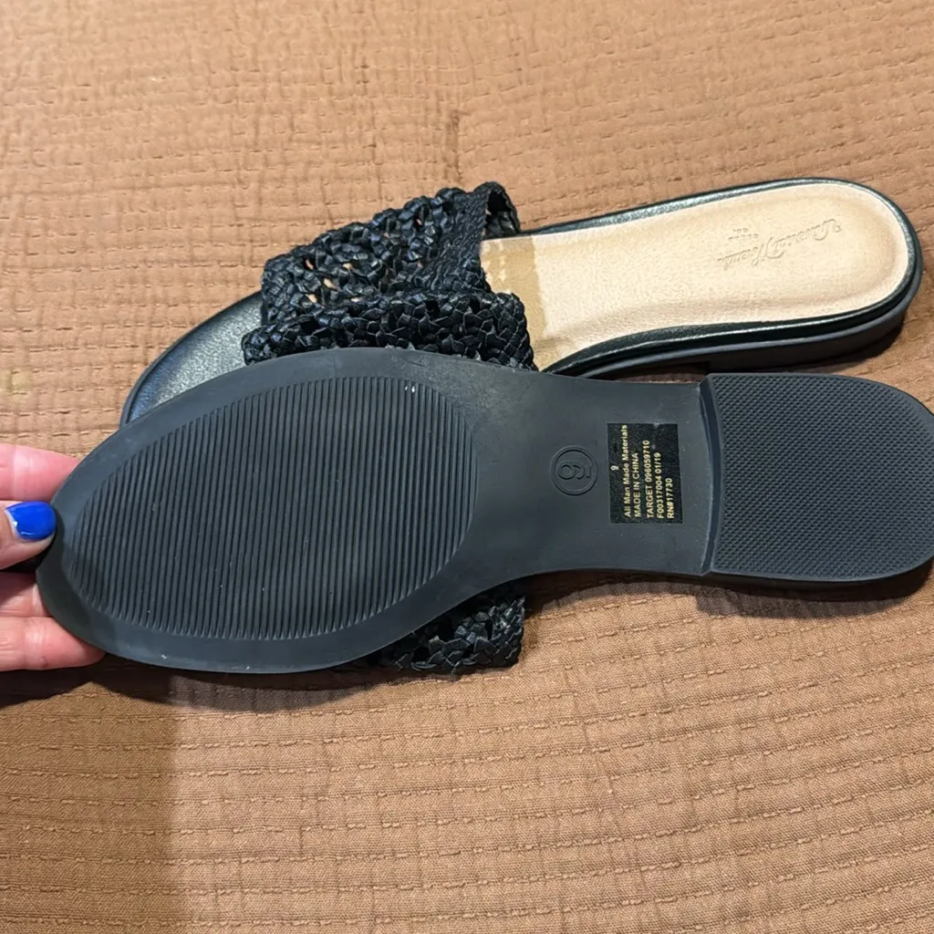 UNIVERSAL THREAD Black Faux Leather Ellen Woven Sandals 9 - Image 5