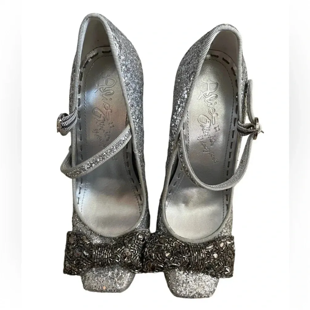 Alice + Olivia Gizelle Silver Glitter Heels
Size 7.5 or 38.5 - Image 13
