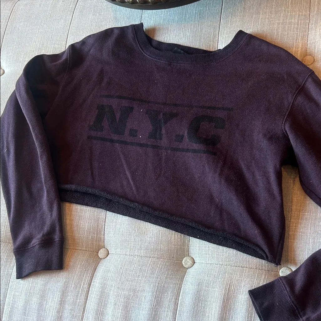 Cotton On Maroon N.Y.C Cropped Sweatshirt Size Medium - Image 2
