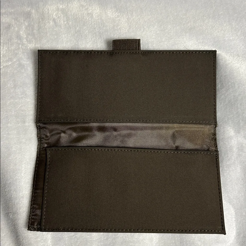 Relic  Brown Embossed Leather Trifold Wallet With Checkbook Insert. - Image 5