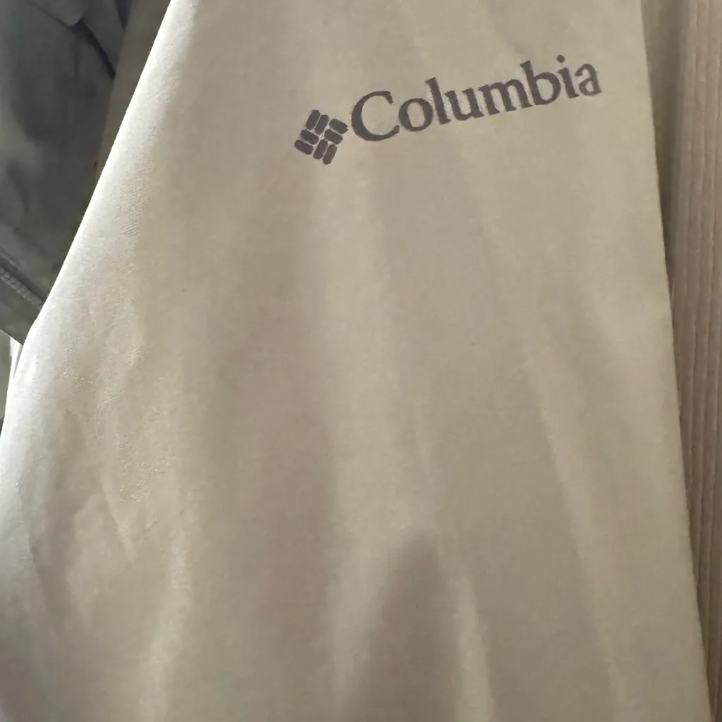 Columbia Women's Olive Weekend Adventure Long Shell. L - Image 6