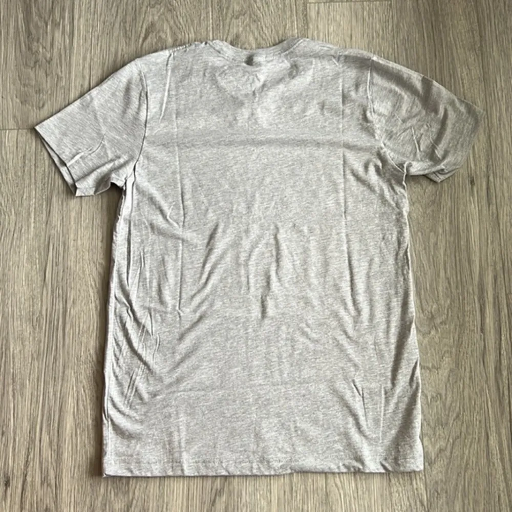 Just Here For The Commercials Food, and Drinks Super Bowl Graphic Tee‎ Size M - Image 6