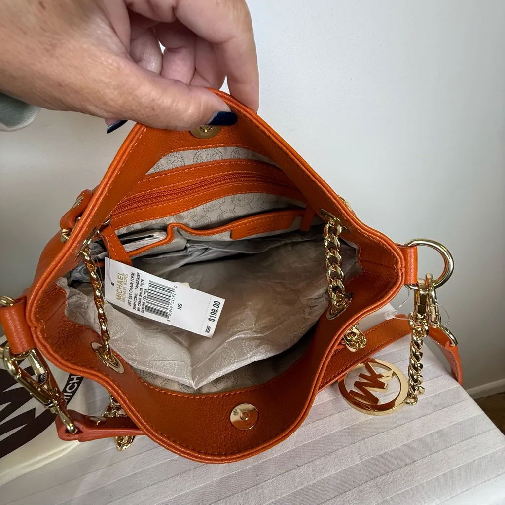 MICHAEL Michael Kors Soft Orange Leather Gold Chain Shoulder/Crossbody/Hand Bag - Image 11